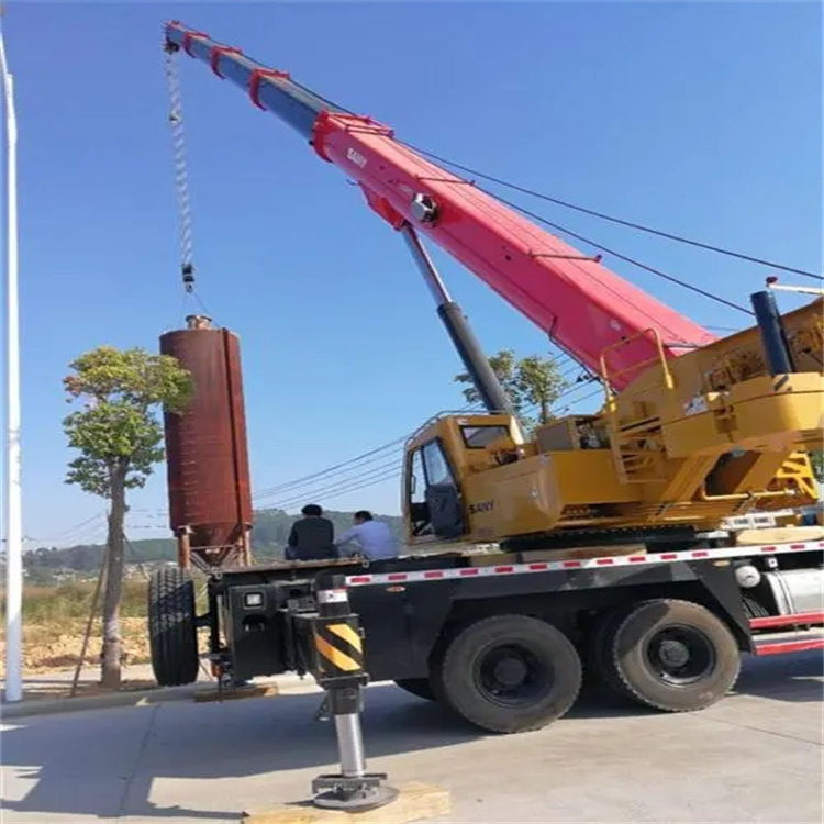 乳山专业吊车租赁多少钱