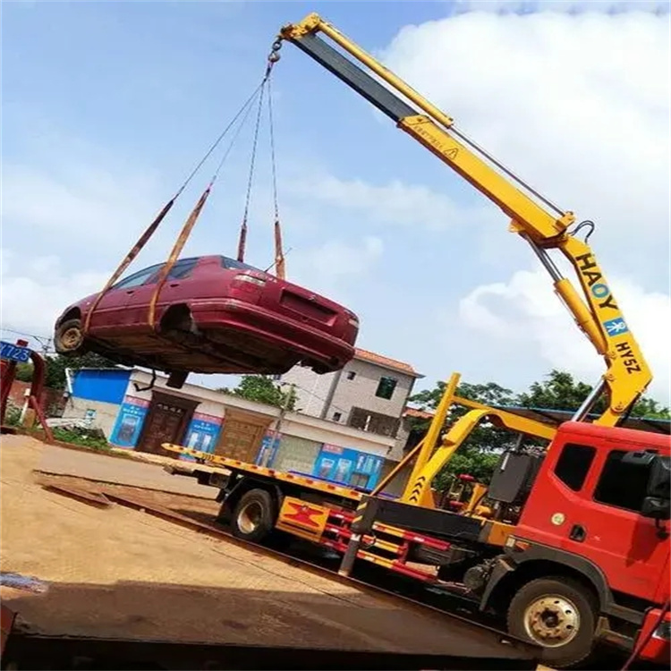 乳山吊车吊汽车的正确方法